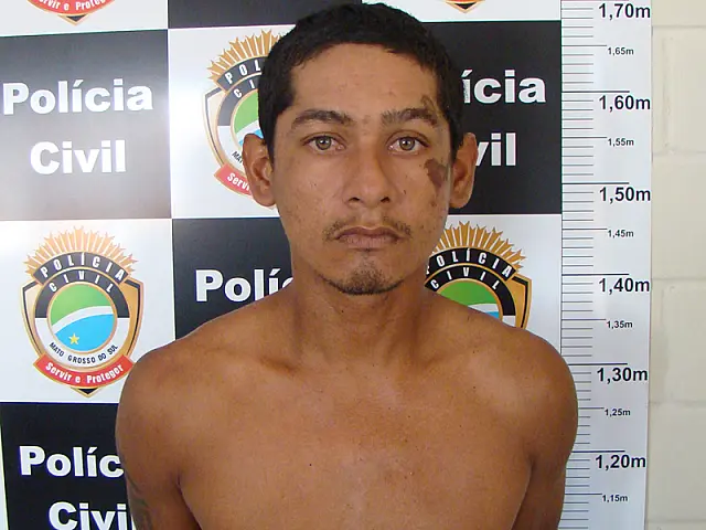 Homem é detido após furtar objetos de lanchonete