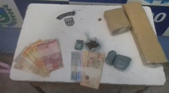 Ao tentar desviar da PM, homem acaba preso com drogas no Guanandy