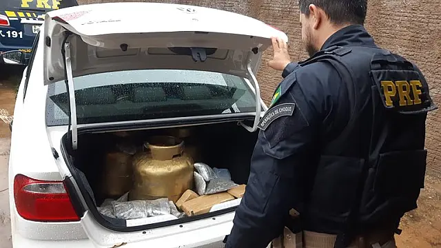 PRF localiza botijões de gás recheados com 18 quilos de maconha em MS