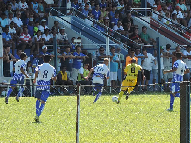 Na lanterna do grupo A, Azulão ainda tem chances de classificação