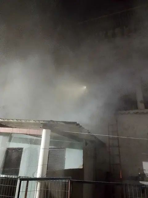 Princípio de incêndio durante a noite mobiliza Corpo de Bombeiros em Corumbá