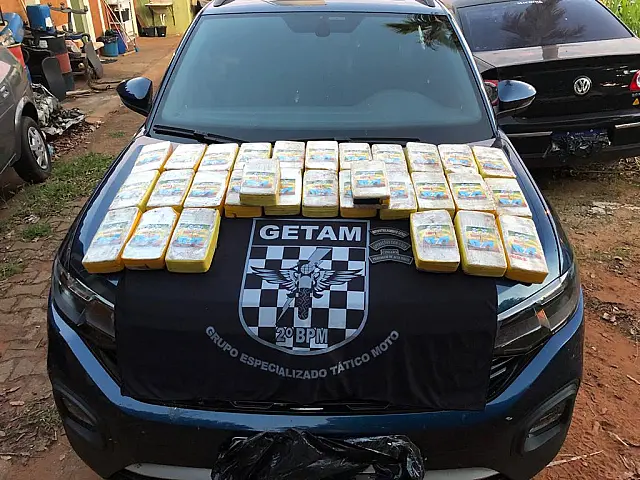 Polícia Militar apreende 31 quilos de crack na BR-395