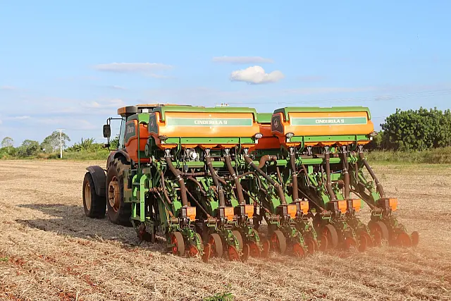 Após chuvas dos últimos dias, produtores de Maracaju iniciam plantio de soja