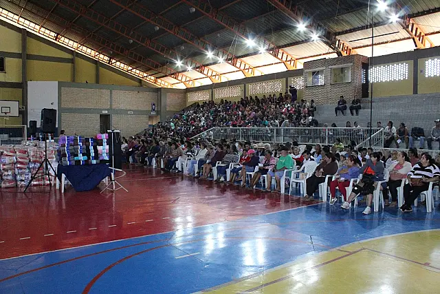 Anastácio entrega cestas básicas e cobertores pelo programa Cesta Solidária