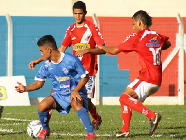 Sub-18: Comercial e Azulão empatam e dividem liderança