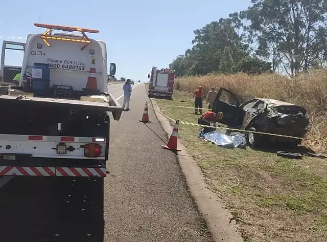Jovem de 25 anos morre após carro capotar na BR-163