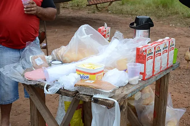 Em apoio, empresários de Aquidauana e Anastácio levam pão e leite a caminhoneiros