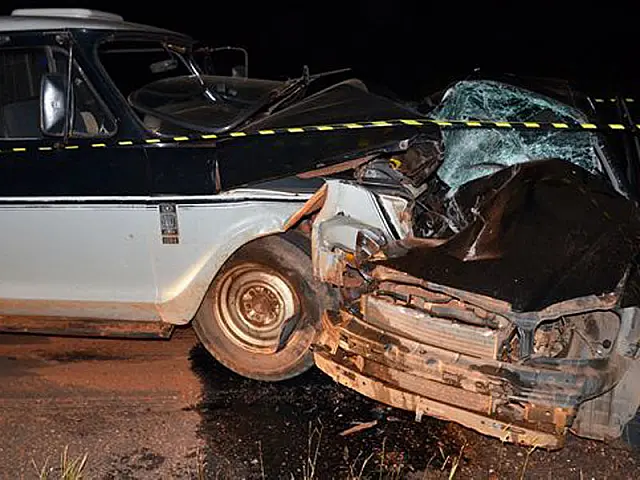 Colisão de carro e caminhonete em MS mata 2 pessoas e fere agricultor