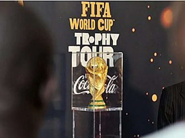 Troféu da Copa do Mundo de 2014 chega ao Brasil depois de rodar o mundo