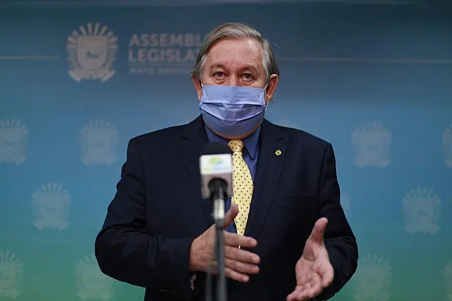 Deputado Antonio Vaz quer priorização da vacina aos professores