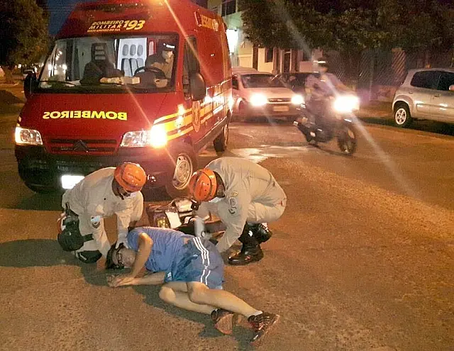 Família pede ajuda para tratamento de jovem atropelado por ônibus