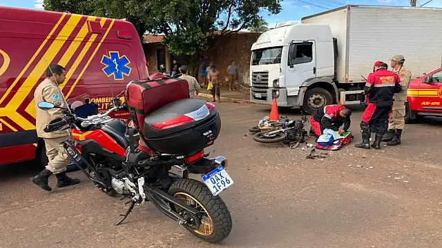 Acusado de assaltar mulheres bate em caminhão enquanto fugia