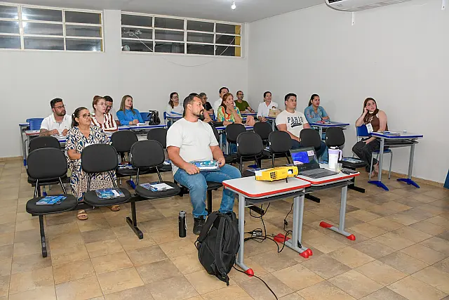 Comerciantes ampliam conhecimentos em curso de gestão em Aquidauana