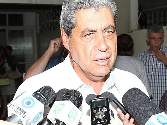 Puccinelli anuncia complementação de 0,15% ao reajuste concedido ao Magistério