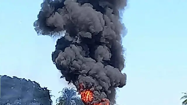 Pneu estoura e atinge tanque de carreta na BR-060