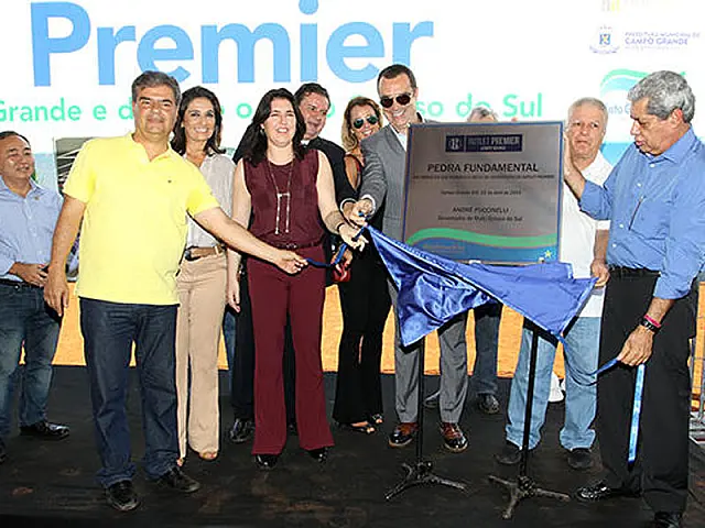 Governador lança pedra fundamental de shopping outlet em Campo Grande