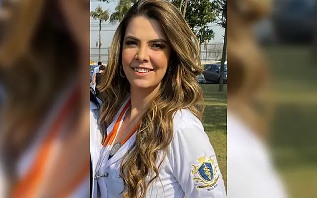 Hoje a Beatriz recebe seu diploma de médica