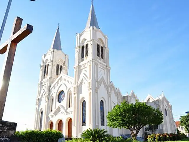 Iniciado projeto de restauração dos vitrais da Igreja Matriz