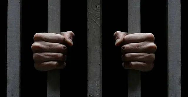 Homem é preso por se masturbar na frente de mulheres em hotel de MS