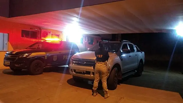 PRF apreende cocaína e caminhonete furtada na BR-262