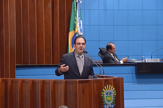 Felipe Orro solicita abertura de cursos técnicos para Anastácio