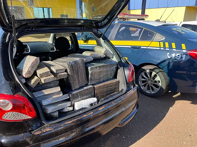 PRF apreende 684 kg de maconha em Naviraí