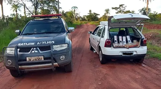 Veículo com 175 pacotes de cigarros contrabandeados foi apreendido em Boqueirão
