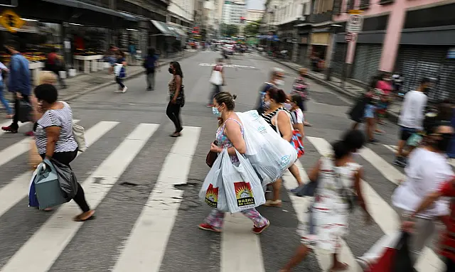 Brasil tem 49,7 mil novos casos e 280 óbitos em 24 horas
