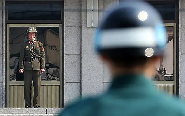 Pronta para ataque, Coreia do Norte dá prazo a diplomatas
