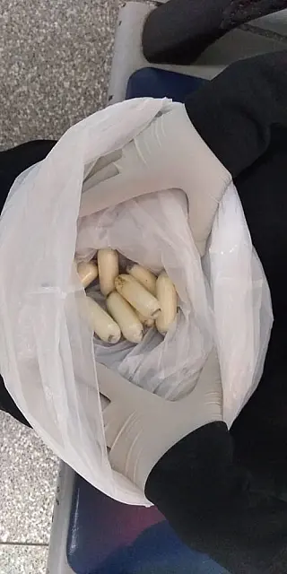 Jovem tenta traficar cápsulas de cocaína no intestino para Itália, mas é presa pela polícia