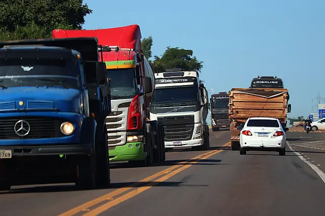 Programa "Voucher Transportador" ajuda a suprir falta de profissionais do setor dos transportes