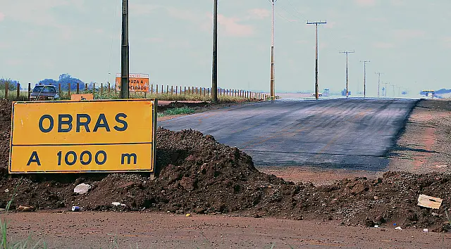 Vícios no processo licitatório engessam gestão pública e paralisam obras, critica Reinaldo