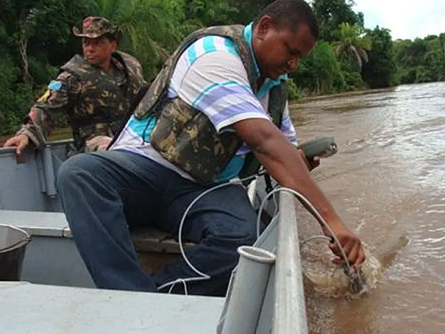 PMA e UFMS apuram causas de mancha negra no Rio Aquidauana
