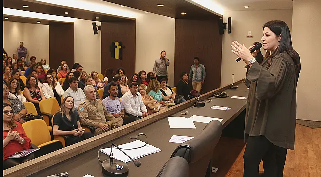 Campanha Agosto Lilás marca combate da violência contra a mulher