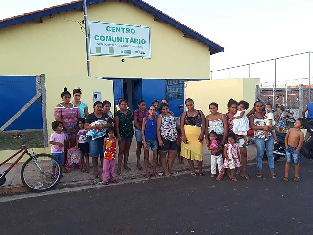 Famílias desabrigadas do Cristo Rei fazem reivindicações em Centro Comunitário