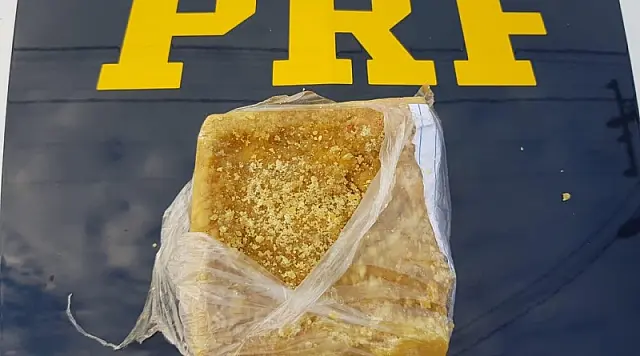 Pedindo carona, adolescente de 17 anos é flagrada com 400g de cocaína