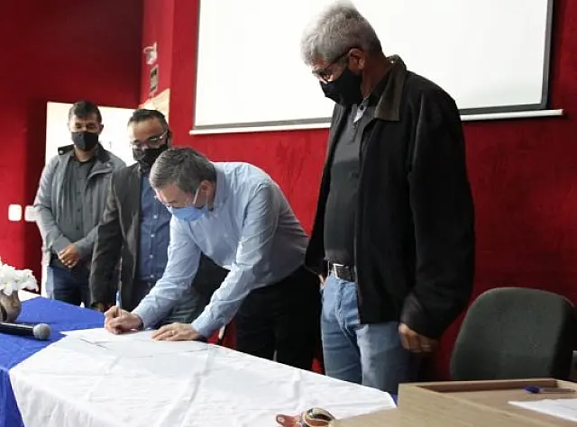 Prefeitura assina ordem de serviço para recapeamento da Avenida Pedro Antônio de Lima, em Bodoquena