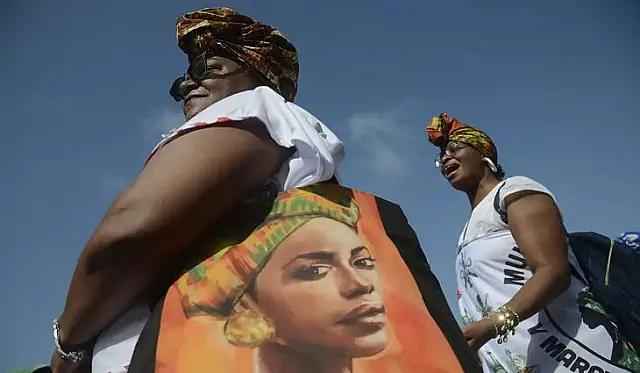 Palestra aborda enfrentamento ao racismo nas relações de consumo