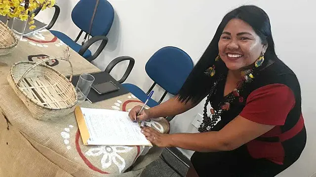 Acadêmica Terena apresenta pesquisa que envolve a dança da mulher indígena