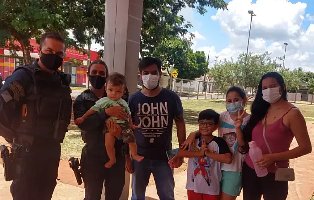 A caminho de acidente de trânsito, policias militares salvam bebê engasgado