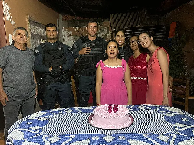 Polícia Militar participa de aniversário de admiradora em Aquidauana