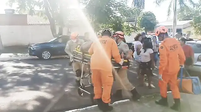 Acidente com feridos mobiliza Bombeiros e PM no bairro Guanã