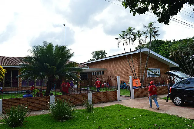 Integrantes do Movimento Sem-Terra invadem sede do Incra
