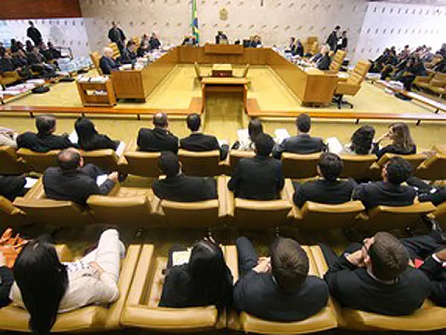 Supremo começa a julgar recursos dos 25 condenados no mensalão