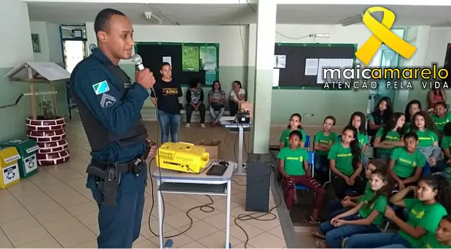 PM reforça segurança no trânsito com palestras em escolas da região