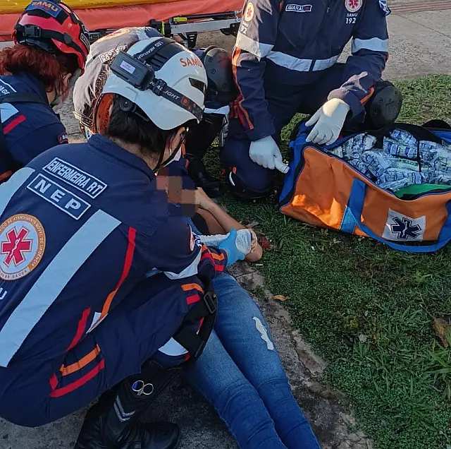 Adolescente fica ferida após colisão entre moto e ciclomotor em Aquidauana
