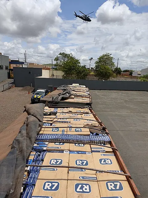 PRF apreende 500 mil maços de cigarros contrabandeados