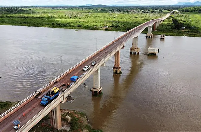 Ponte sobre rio Paraguai passa por 2ª etapa de concretagem neste fim de semana e ficará interditada