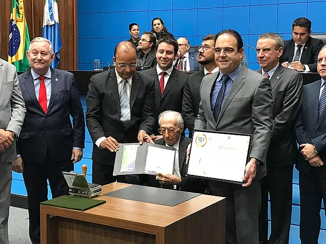 Projeto que homenageia ex-deputado é aprovado