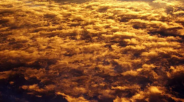 Céu parcialmente nublado com pancadas de chuva em Aquidauana e região
